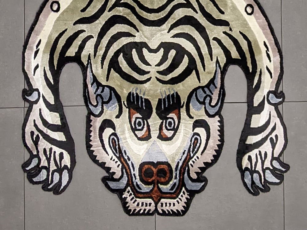 SALE ＜本物新品＞シルク チベタンタイガー BIG 約144センチ シルク（本物） | チベタンタイガーラグ チベット絨毯 AMUKURIUM