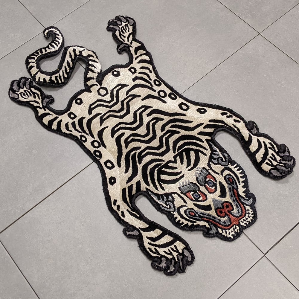 Tibetan Tiger Rug (XSサイズ シルク ナチュラルサンド 070 Tibetan Tiger Rug (XSサイズ シルク ナチュラルサンド 070