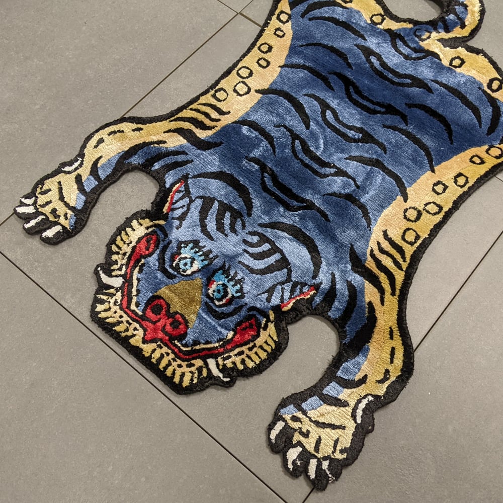 SALE ＜本物新品＞シルク チベタンタイガー BIG 約144センチ チベタンタイガーラグ シルクタイプ（サイズM） ホワイト | weac