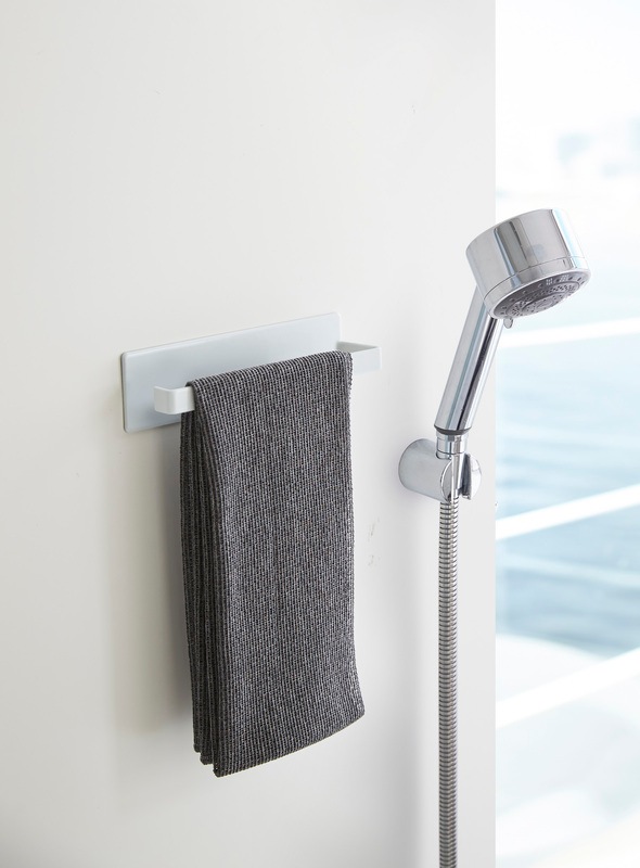 マグネットバスルームタオルハンガー タワーの通販｜東京インテリア