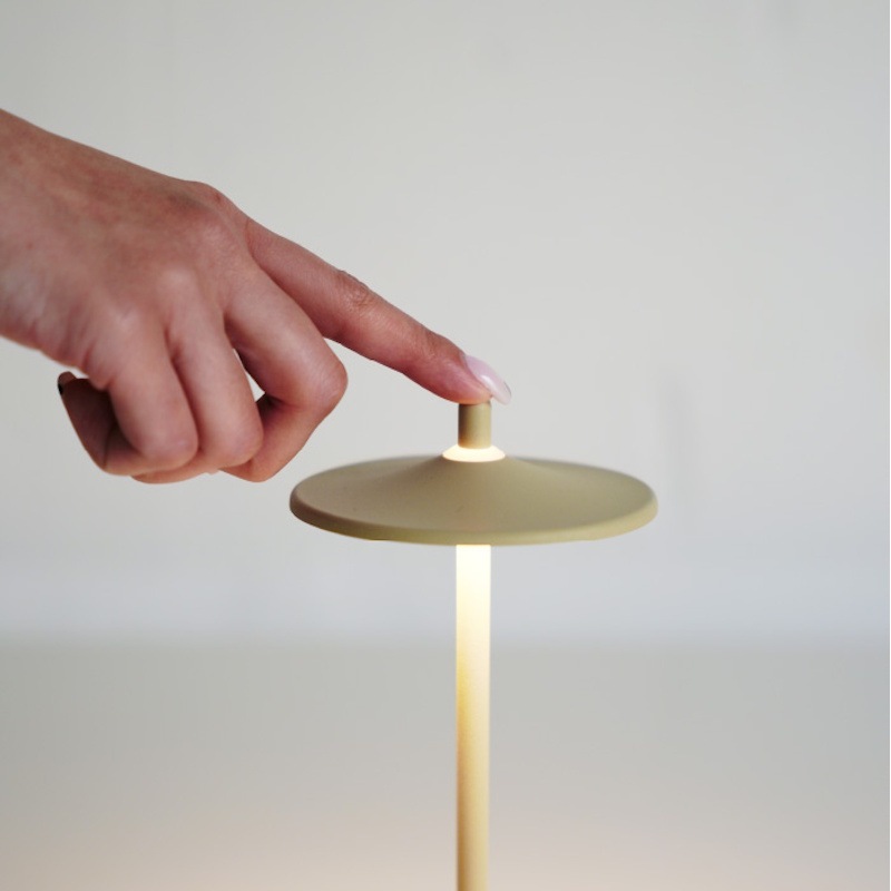 ポータブルランプ Pala LA5413 ※4色から選べます。□ の通販｜東京