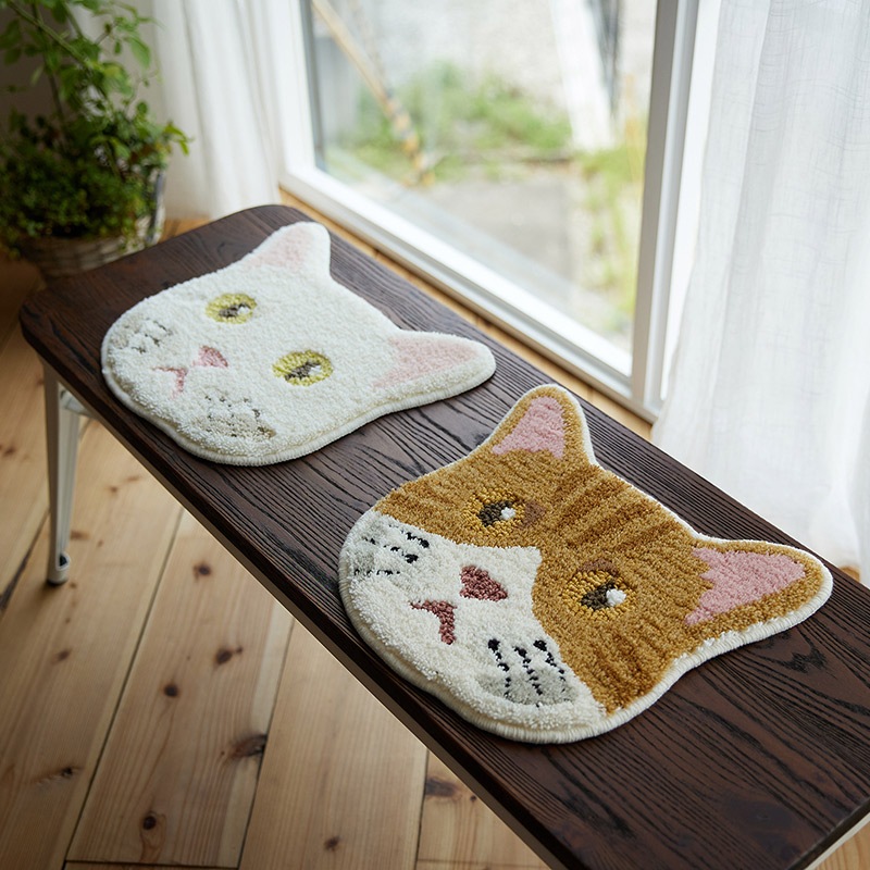 アクセントマット ネコカオ チャシロの通販｜東京インテリア公式通販