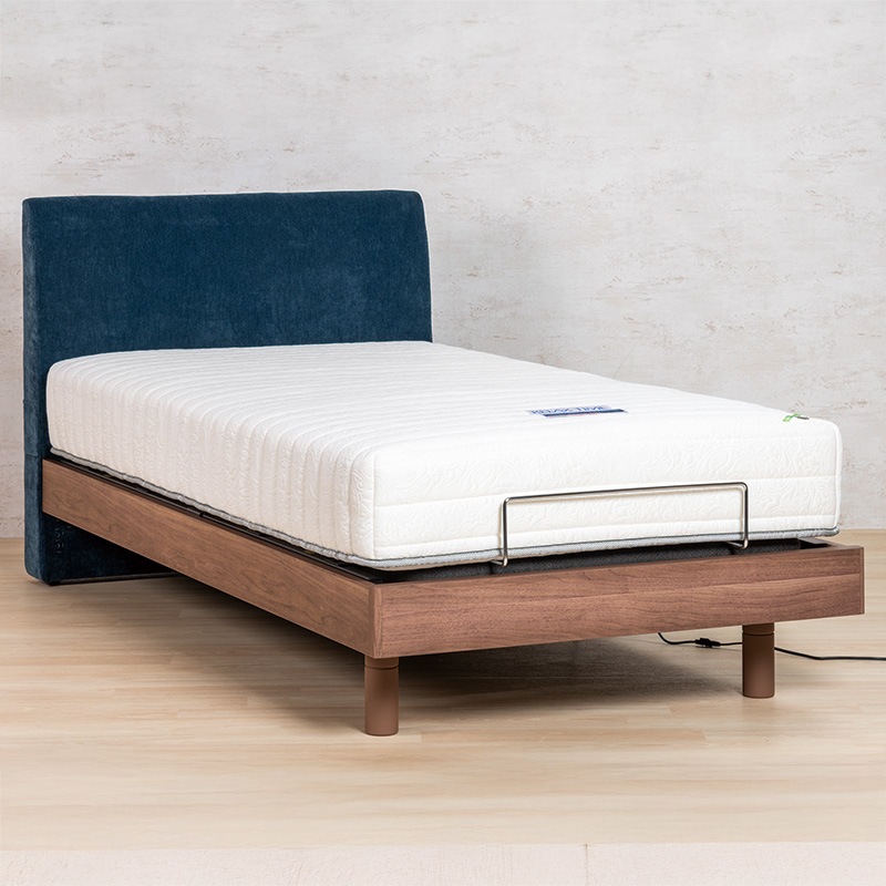 落ち着いた色の電動ベッド中古品 1105081y.jpg