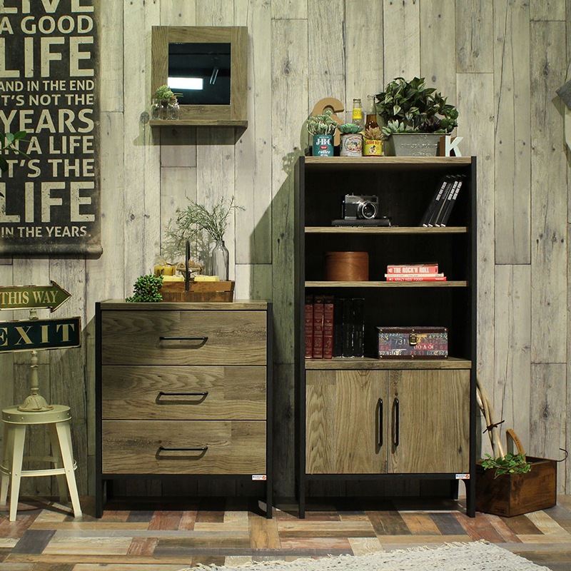 アンティーク　に見せかけたただのボロ　チェスト　ビンテージ　焼印付き アンティーク に見せかけたただのボロ チェスト ビンテージ 焼印付き