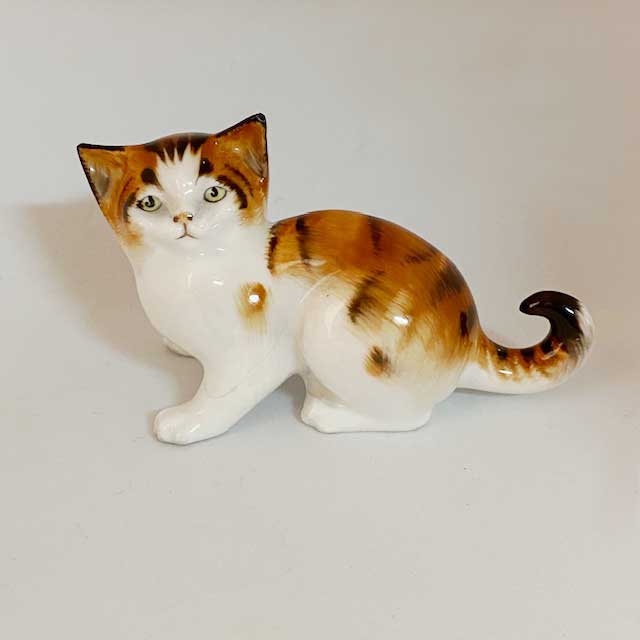 ロイヤルドルトン Royal Doulton びっくり顔の縞三毛猫　フィギュリン Peggy Davies