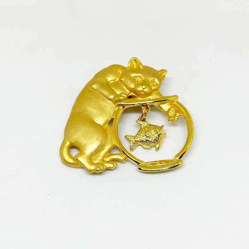 アンティーク　猫 A28F84F4-A153-4E99-A44F-