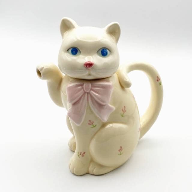 Takahashi San Francisco　青い目をした白猫の小ぶりなティーポット Made in Japan