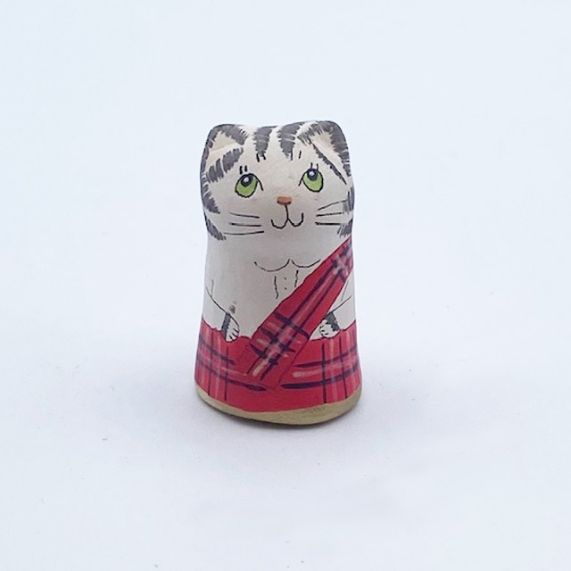 イギリス サバトラ猫のスコティッシュダンサー素焼きのミニ猫　シンブル  Merryfield Pottery