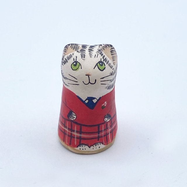 イギリス スコティッシュタータンチェックを着たサバトラ猫　素焼きのミニ猫　シンブル　Merryfield Pottery