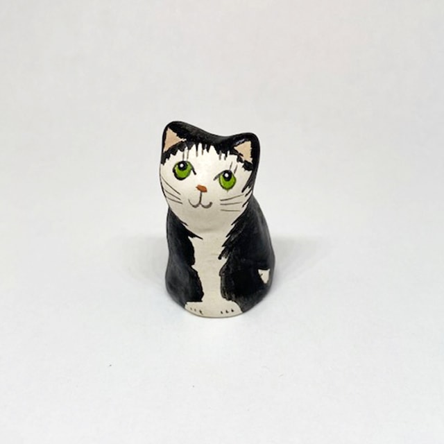 イギリス　メリーフィールドポッタリー 素焼きのミニ猫　黒白猫　シンブルD　Merryfield Pottery