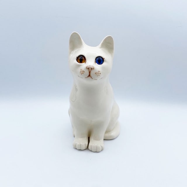 ウィンスタンレイキャット オッドアイのお座り白猫 サイズ3 ケンジントンキャット