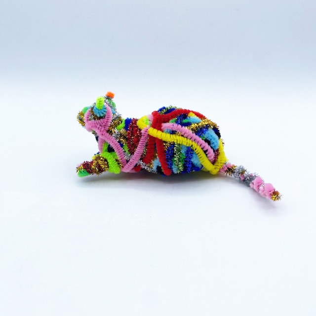 マークン・ネコガスキー スフィンクスポーズのカラフルモール猫ちゃん　