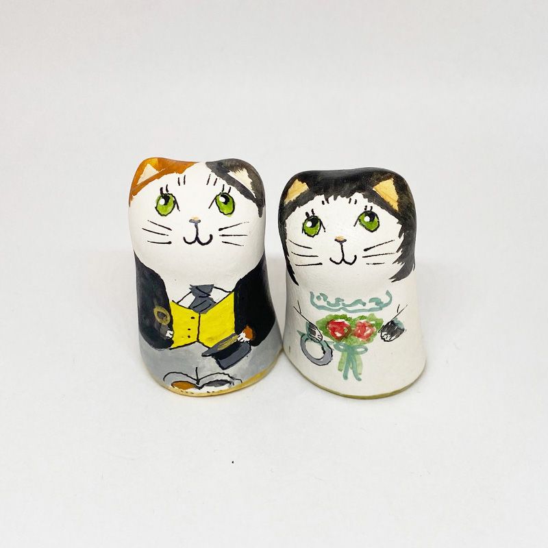 猫のウェディングドール 花嫁と花婿のペア　黒白と三毛猫ペアフィギュリン イギリス製陶器