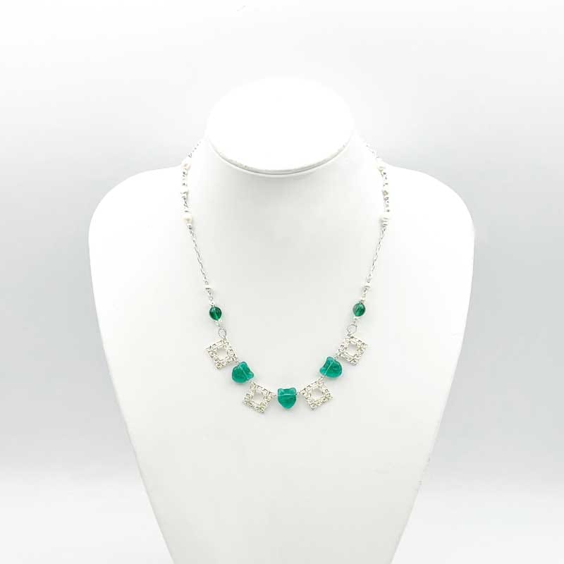 猫顔ビーズと淡水パールのネックレス Yukie Takahashi　グリーン