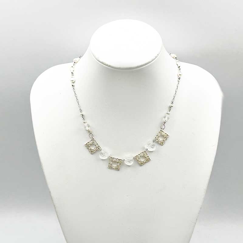 猫顔ビーズと淡水パールのネックレス Yukie Takahashi　クリア