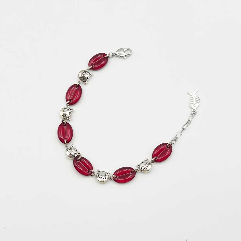 スワロフスキーのヴィンテージ珈琲豆のビーズと猫チャームブレスレット Yukie Takahashi