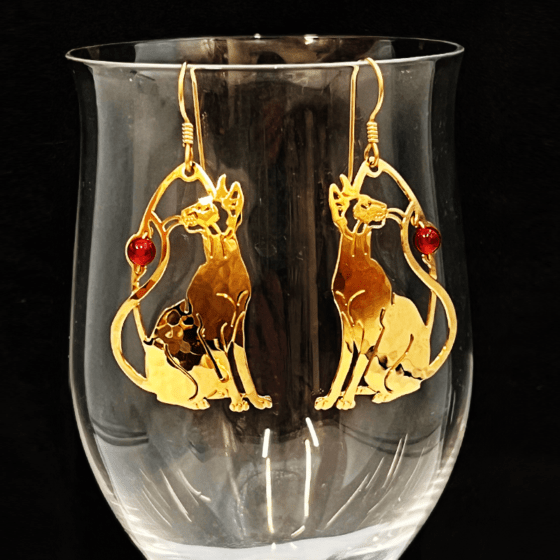 WILD BRYDE ワイルド・ブライド 猫とガーネットのピアス 14Kゴールドプレート