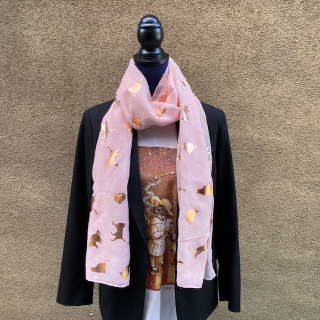 大人可愛い猫柄スカーフ ゴールド色の猫がいっぱいの柔らかい素材のスカーフ　ピンク