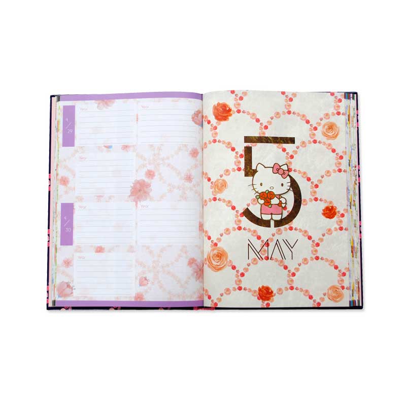 Hello Kitty 3年日記 ハローキティとともに愛猫の成長記録に