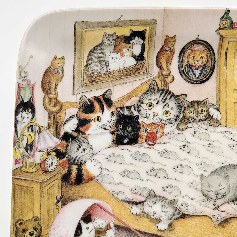 GISELEA BUOMBERGER  猫ファミリーの起きる時間　スクエア型絵皿　ドイツ製