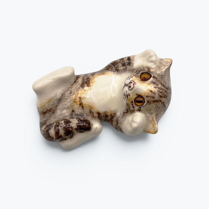 ウィンスタンレイキャット ごろんポーズキジサバトラ白猫　ケンジントンキャット Winstanley