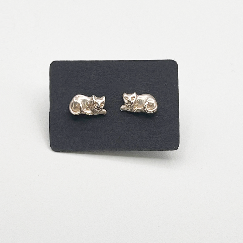 Boma Jewelry  ヴィンテージシルバー925　猫型ピアス