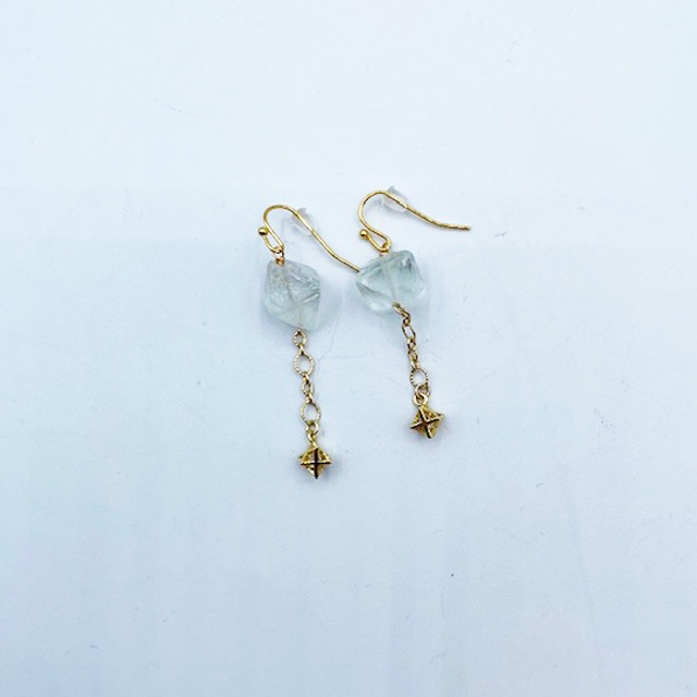 猫顔のビーズとフローライトのネックレス・ピアスのセット　Yukie Takahashi