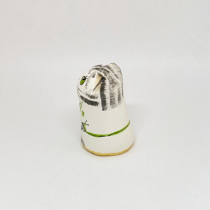 イギリス 素焼きのミニ猫　クリケット　サバトラ猫  Merryfield Pottery