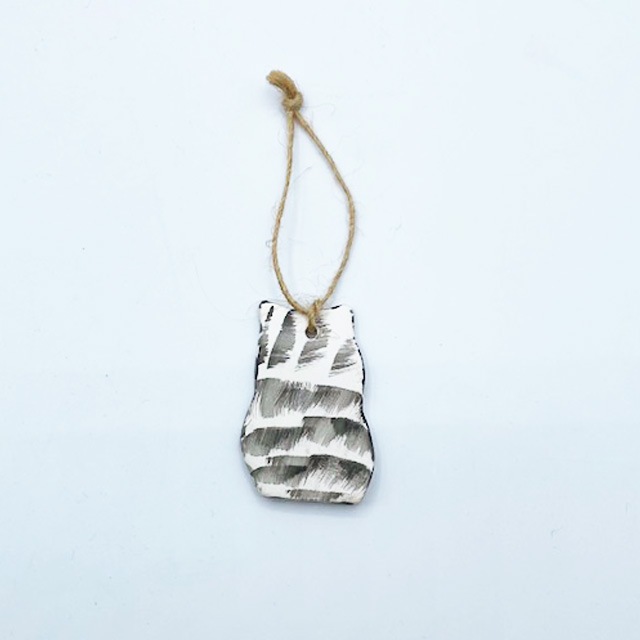サバトラ猫のオーナメント　ストラップ　Merryfield Pottery