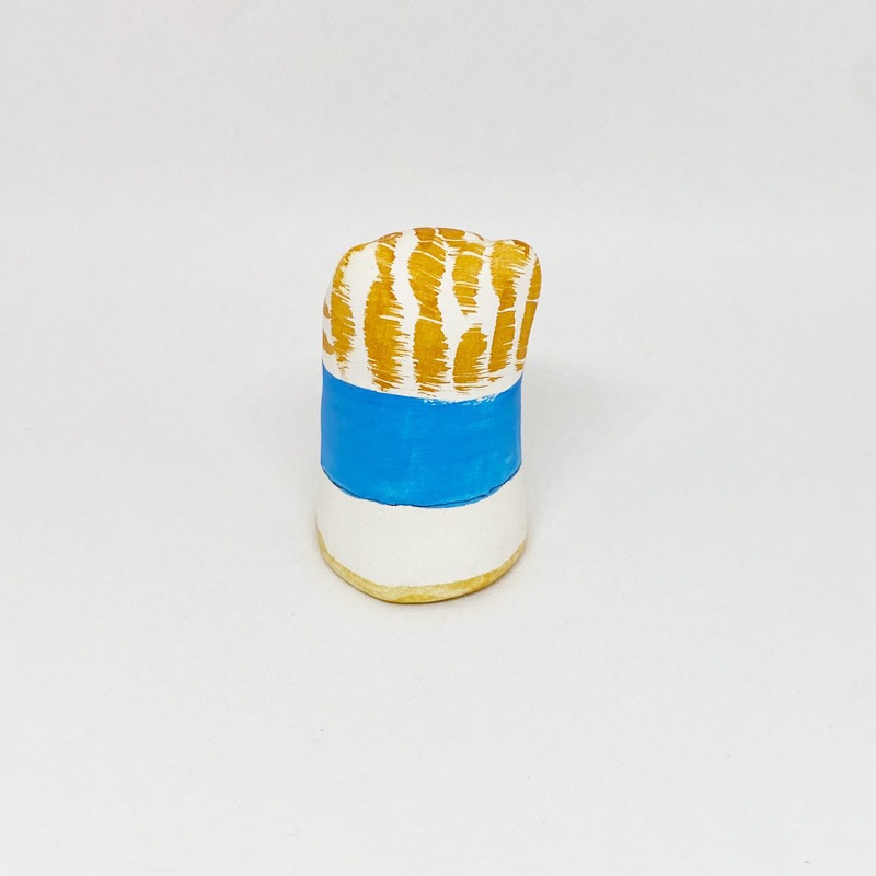 イギリス 素焼きのミニ猫　フィッシュアンドチップス　茶トラ猫  Merryfield Pottery