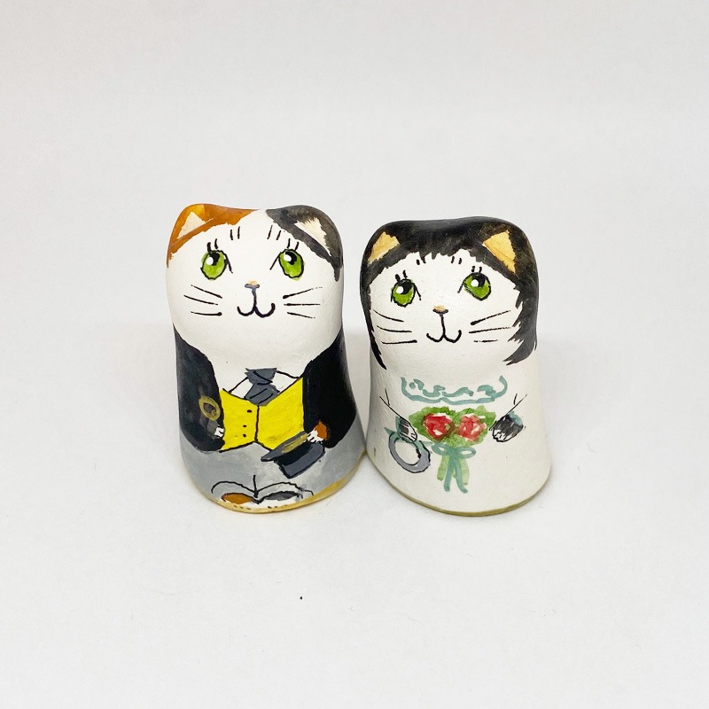 猫のウェディングドール 花嫁と花婿のペア　黒白と三毛猫ペアフィギュリン イギリス製陶器