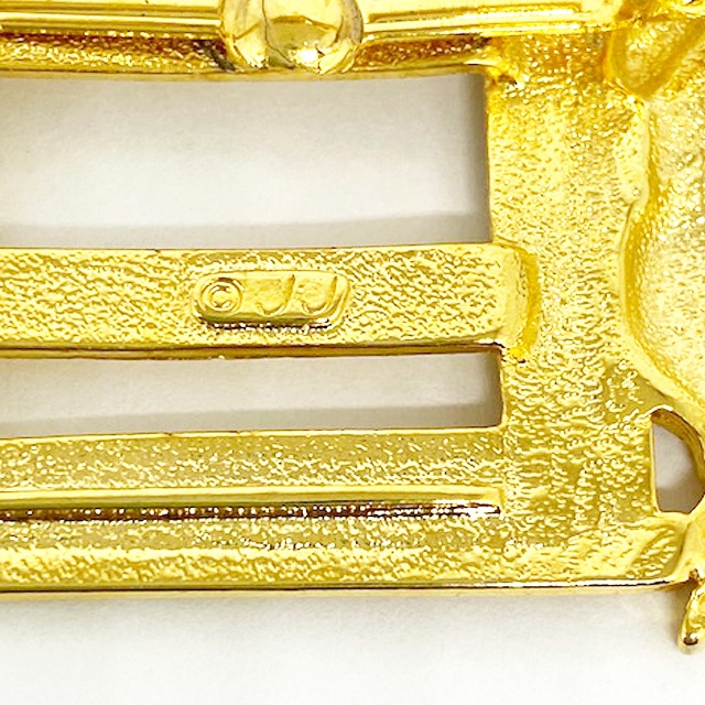 JJ Jonette Jewelry フレームをのぞく猫のブローチ ジェイジェイ