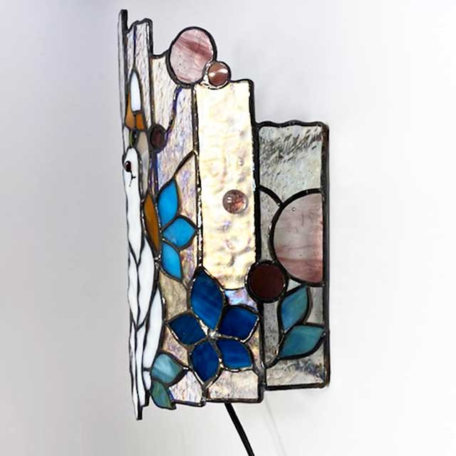 壁掛け 猫灯り」 剱持敬子 茶ぶち猫のステンドグラスアートのランプ