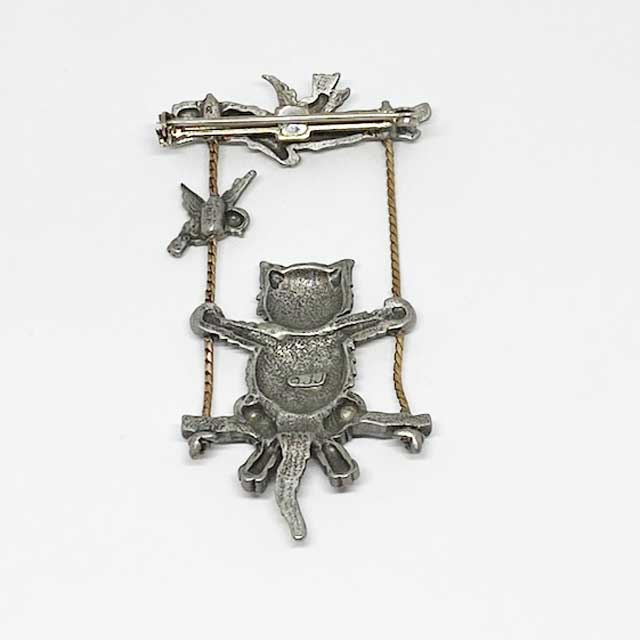 JJ Jonette ブランコにのる猫のブローチ ジェイジェイ シルバートーン