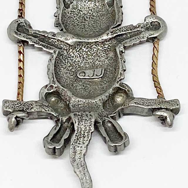 JJ Jonette ブランコにのる猫のブローチ ジェイジェイ シルバートーン