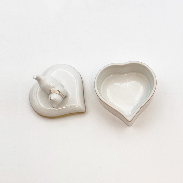 ヘレンド 猫ののったハート型のボン二エール 小物入れ 1992年