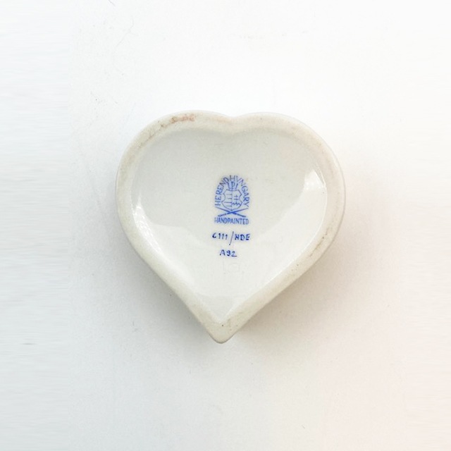 ヘレンド 猫ののったハート型のボン二エール 小物入れ 1992年