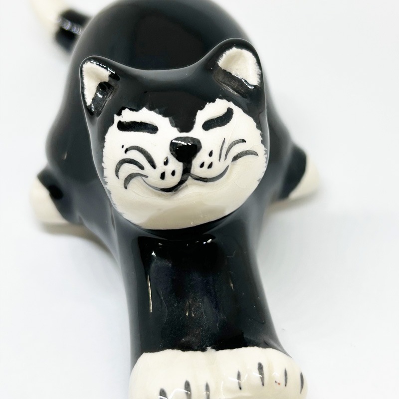 ヴィンテージ 尻上げ黒白ハチワレ猫フィギュリン DEVON CERAMICS TIM