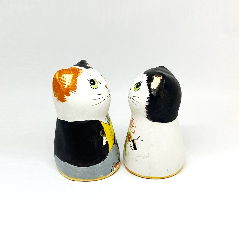 猫のウェディングドール 花嫁と花婿のペア　黒白と三毛猫フィギュア　キャンドルスナッファー イギリス製陶器