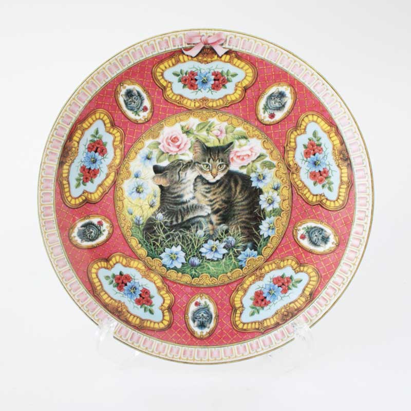 ダンバリーミント レズリー・アン・アイボリー猫の絵皿 Friday's Kitten