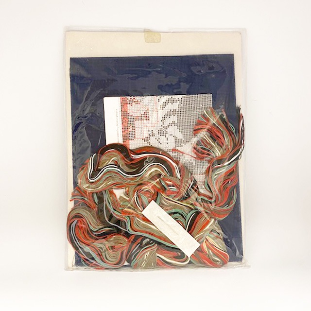 レズリーアイボリー 猫のクロスステッチ(ニードルポイント)キット Muppet on Indian Carpet