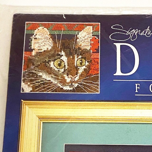 レズリーアイボリー 猫のクロスステッチ(ニードルポイント)キット Muppet on Indian Carpet