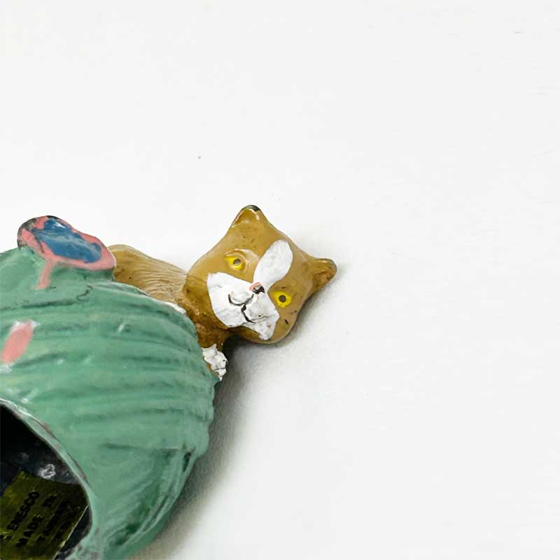 ENESCO 毛糸で遊び猫のミニチュア　メタルフィギュア　シンブル