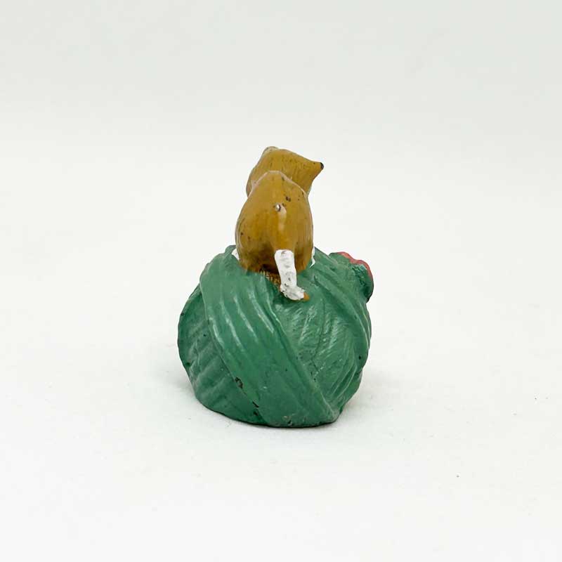 ENESCO 毛糸で遊び猫のミニチュア　メタルフィギュア　シンブル