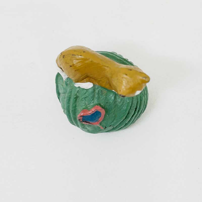 ENESCO 毛糸で遊び猫のミニチュア　メタルフィギュア　シンブル