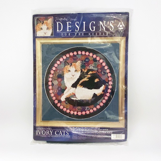 レズリーアイボリー 猫のクロスステッチ(ニードルポイント)キット Becky on Hexagons