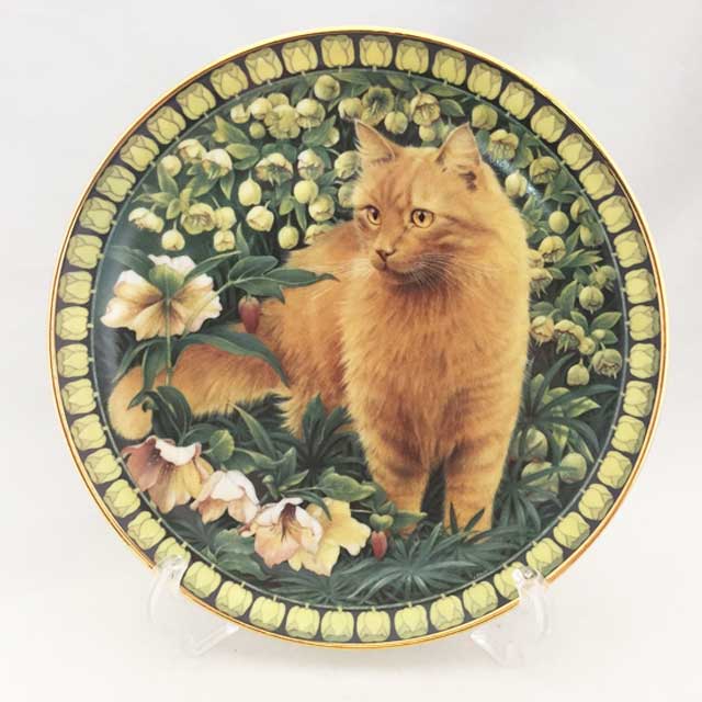 ダンバリーミント レズリー・アン・アイボリー猫の絵皿 Cats Among the Flowers DANDELION IN HELLEBORES