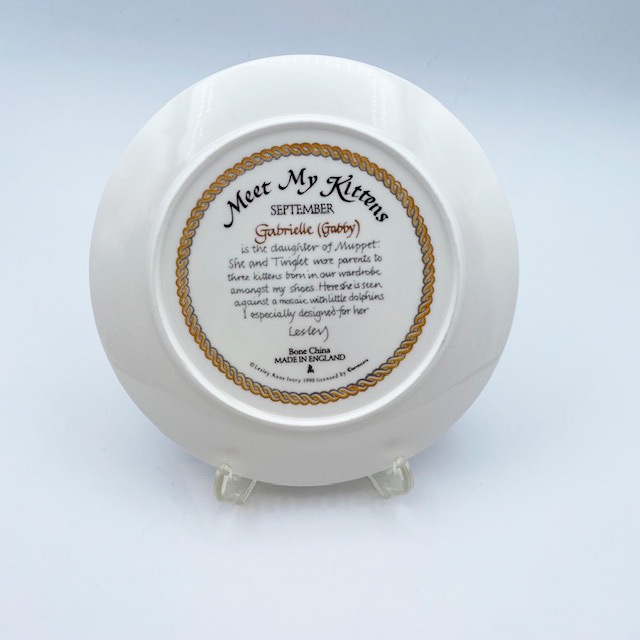 エインズレイ レズリー・アン・アイボリー猫の絵皿 Meet My Kittens 9月ガブリエル
