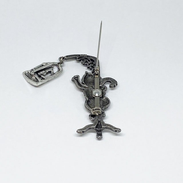 JJ Jonette 猫とかごの鳥のブローチ シルバートーン ピューター製