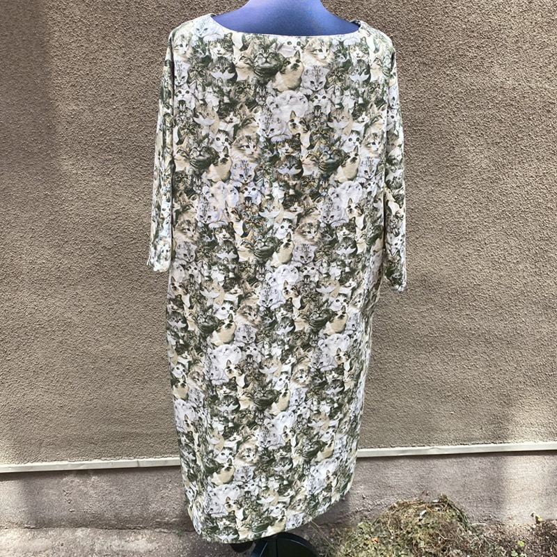 猫いっぱいの生地のチュニックワンピース ハンドメイド サイズL~LL